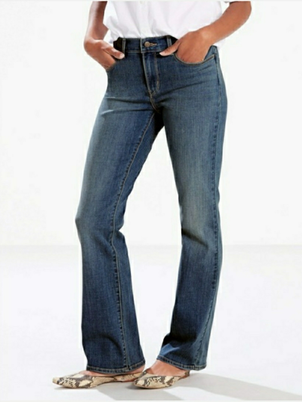 Levi's Classic Bootcut Jeans - Size 18 34/32